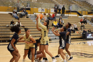 Golden Eagles Women Fall in Road Crossover at Kutztown
